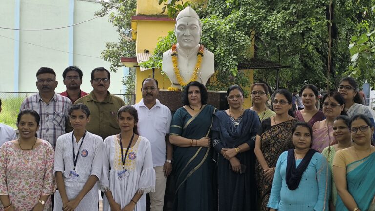 डॉ खूबचंद बघेल ने छत्तीसगढ़ के अस्मिता को पहचाना और अपना संघर्ष प्रारंभ कर दिया/ डॉ अमृता कस्तूरे डॉ खूबचंद बघेल ने छत्तीसगढ़ के अस्मिता को पहचाना और अपना संघर्ष प्रारंभ कर दिया/ डॉ अमृता कस्तूरे