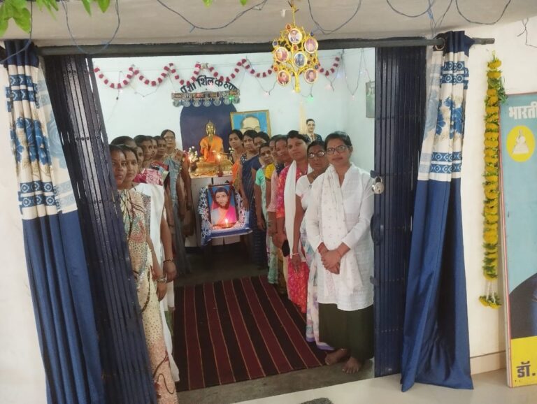 क्रांति ज्योति एवं भारत की प्रथम महिला शिक्षिका सावित्रीबाई फुले की जयंती मनाया गया क्रांति ज्योति एवं भारत की प्रथम महिला शिक्षिका सावित्रीबाई फुले की जयंती मनाया गया