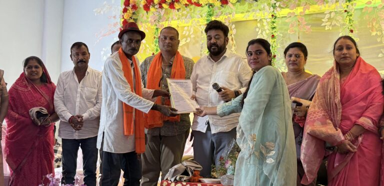 संजय बघेल के हाथों शासकीय हाईस्कूल बठेना में भवन लोकार्पण, पुस्तकालय एवं कम्प्यूटर कक्ष का हुआ भूमिपूजन कार्य सम्पन्न